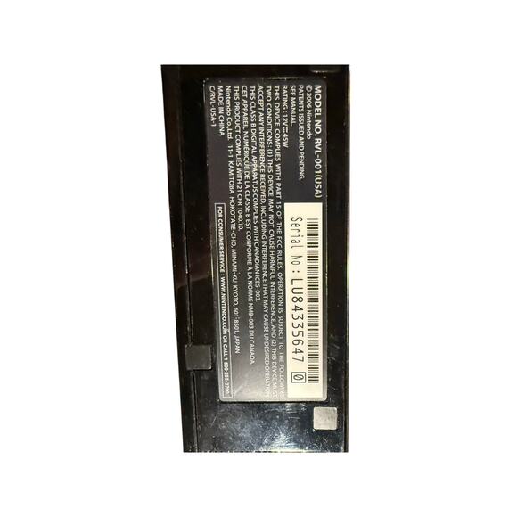 Black Nintendo Wii with Controller and Nunchuck - no cables - Picture 7 of 9